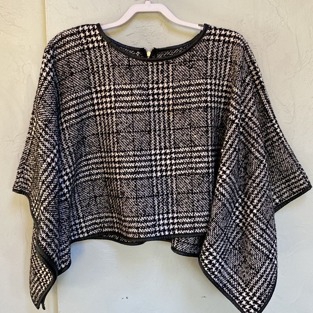 Romeo & Juliet Couture Black & White Poncho Cape